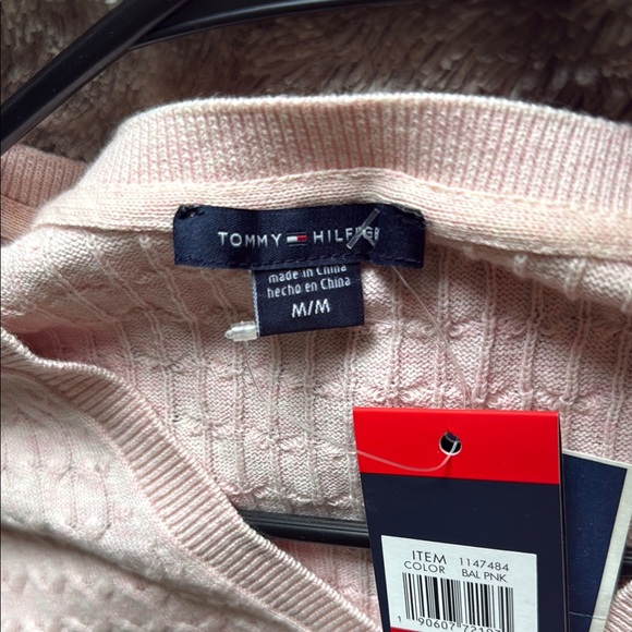 Tommy Hilfiger Pink V-Neck Sweater with Elegant Knit - Picture 3 of 3